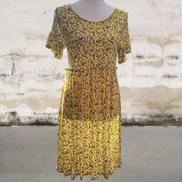 Love & Fire NWT Yellow With Ditsy Floral Summer Dress Size Large - Picture 1 of 5